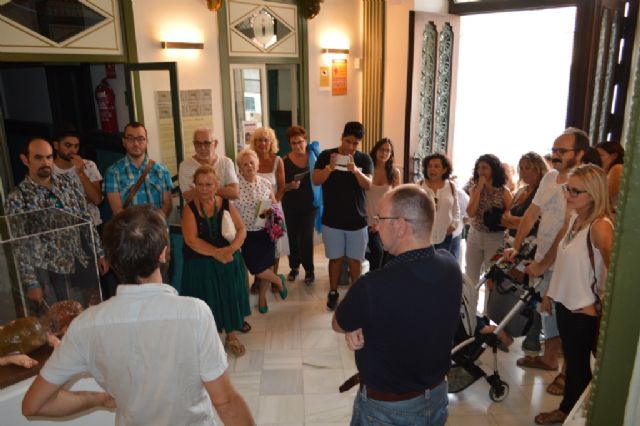 Manuel Páez ofrece una visita guiada a su exposición de Casas Consistoriales
