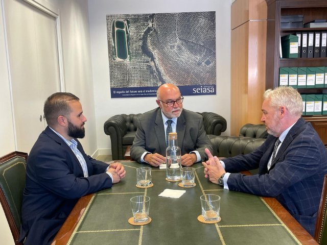 El alcalde de Mazarrón, Ginés Campillo, se reúne con el presidente de SEIASA para buscar soluciones a los problemas hídricos en Mazarrón y prevenir desastres naturales