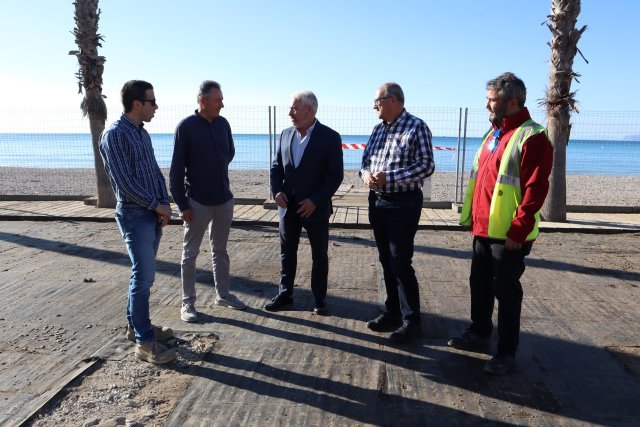 Avanzan las obras de renovación en los parques infantiles de Mazarrón y Puerto de Mazarrón